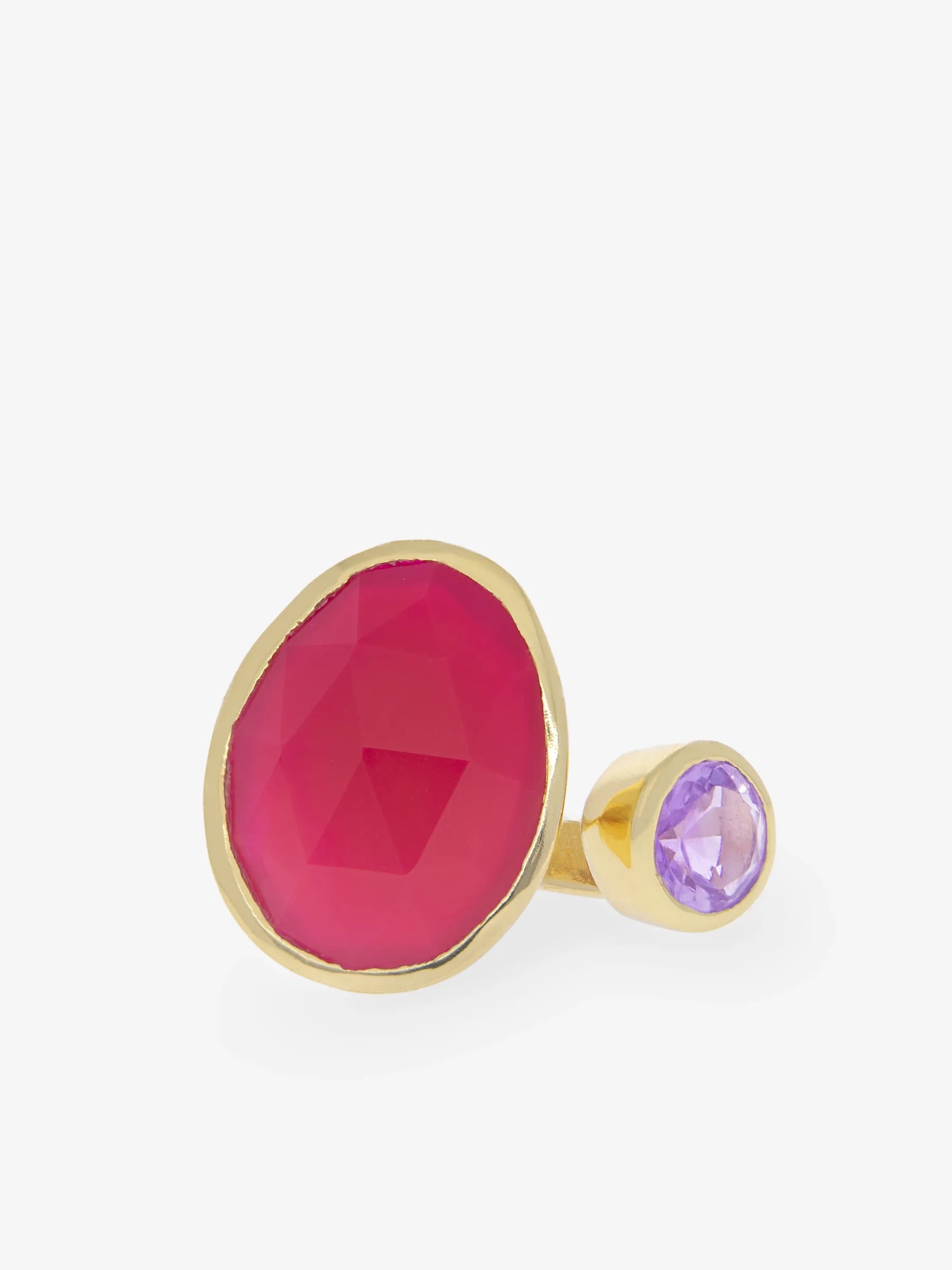 Anillo abierto de plata chapada en oro con jade rosa y amatista