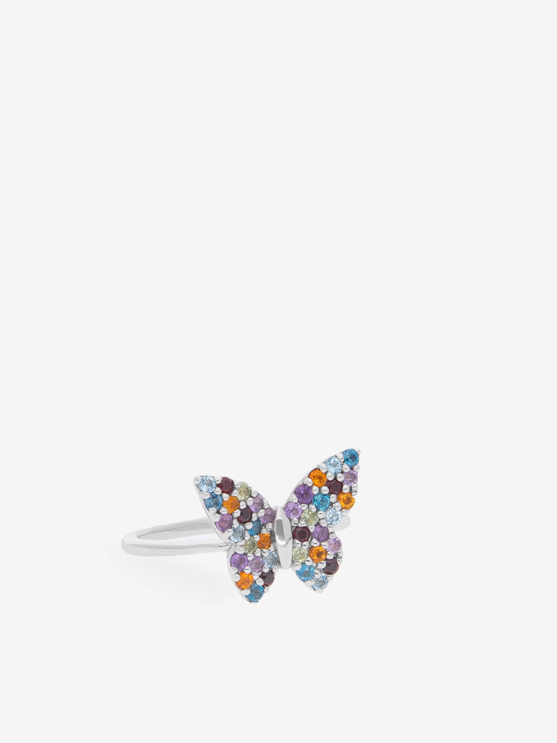 Anillo de plata con un diseño de mariposa multicolor