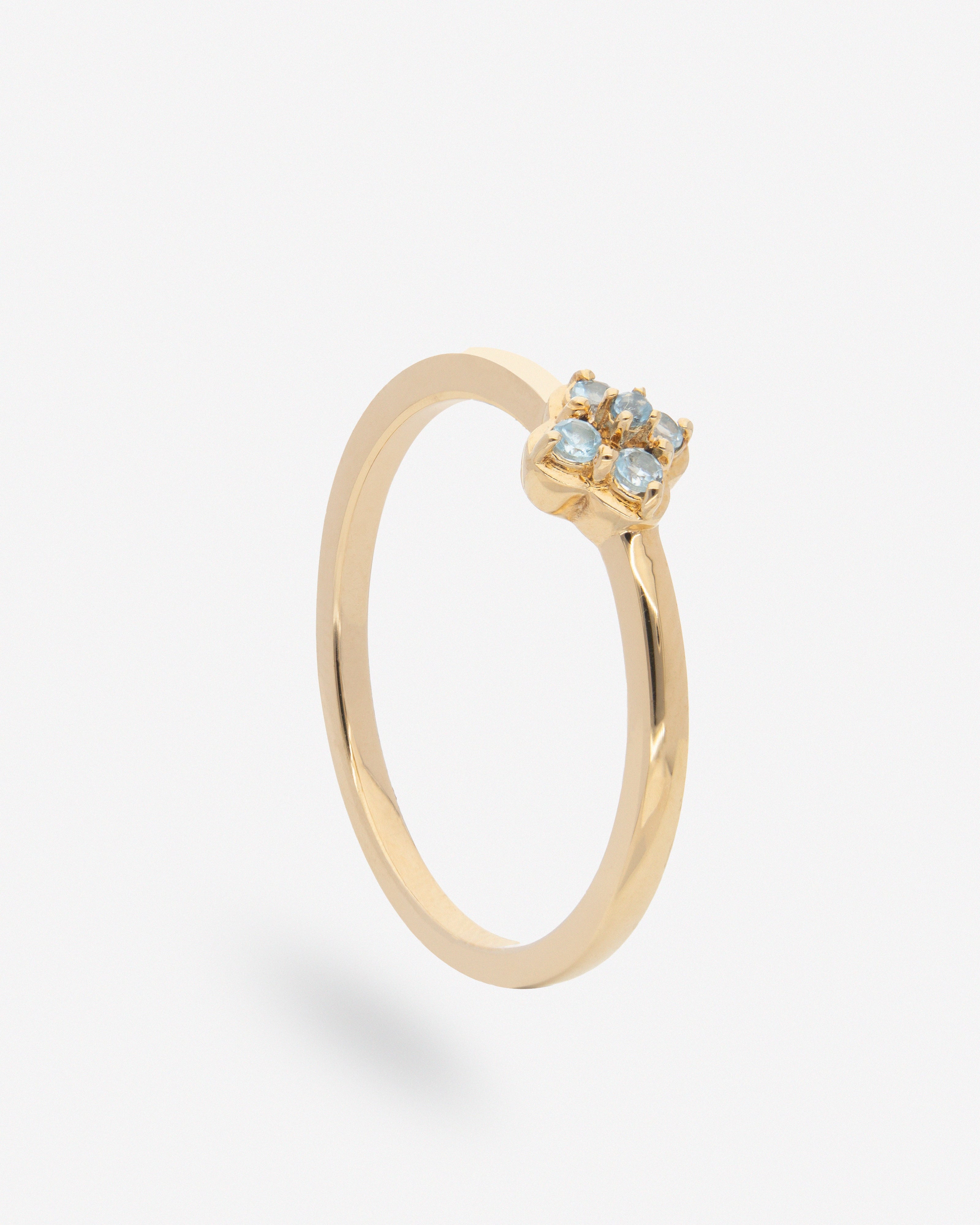 Anillo Trébol de Topacio Azul en Plata chapada en oro