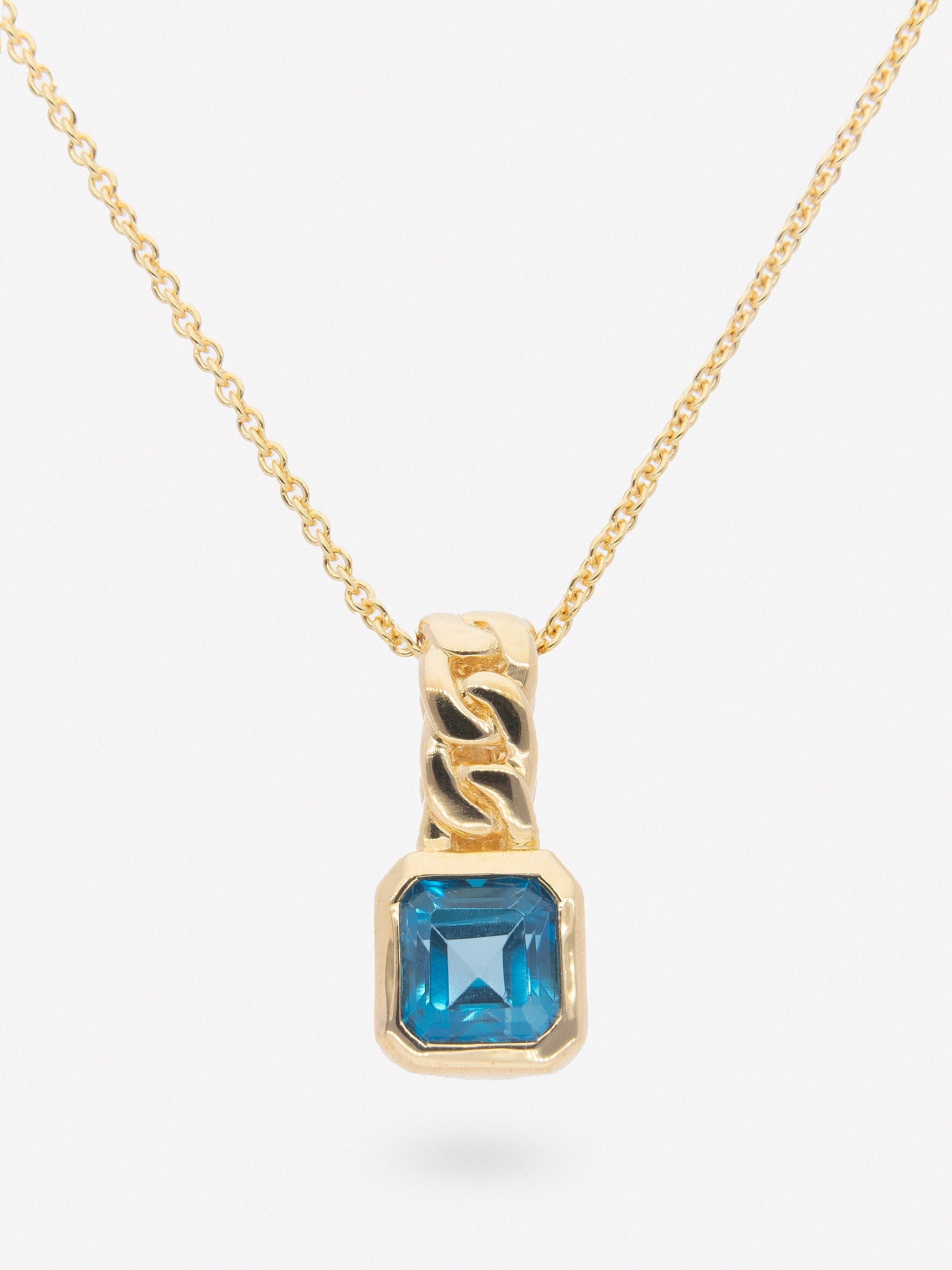 Colgante con topacio azul london en plata chapada en oro