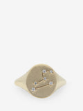 Anillo de plata esterlina con topacio blanco dibujando el signo zodiacal Leo.