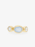 Anillo con jade y topacio azul.