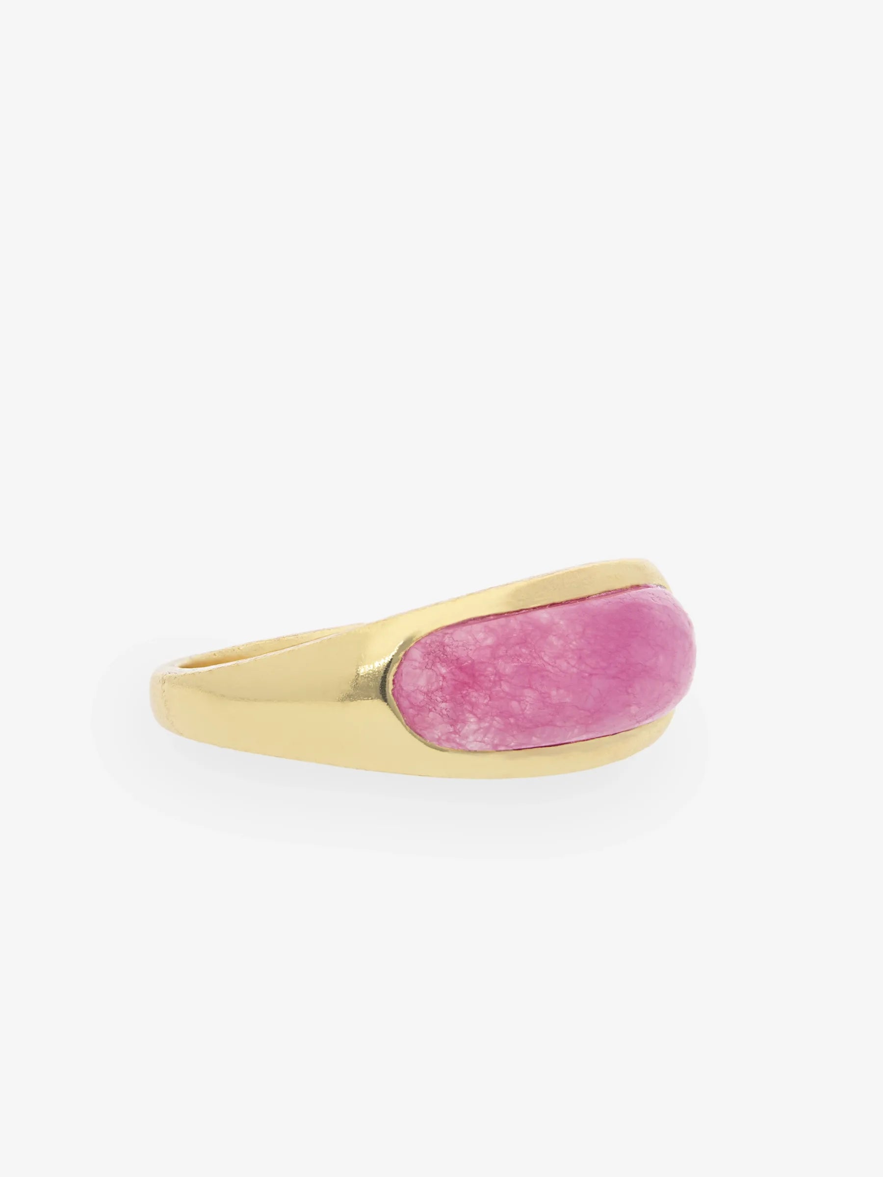 Anillo de plata 925 chapada en oro con cabujón alargado de jade rosa